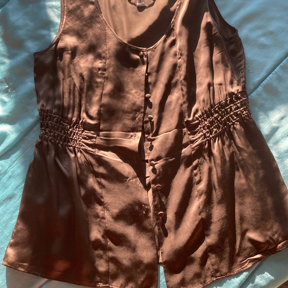 Sleeveless, very lightweight 100% silk top BANANA REPUBLIC